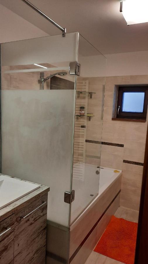Aranypatak Apartmanhaz Szombathely Exterior photo